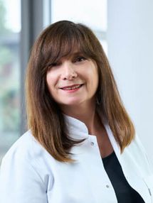 Dr. med. univ. Freja Tomandl Dr. med. univ. Freja Tomandl